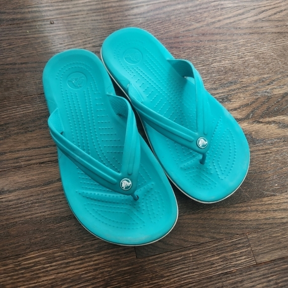 Unisex Croc Flipflops - Green - Size Men's 5 Women's  7 - Picture 1 of 7